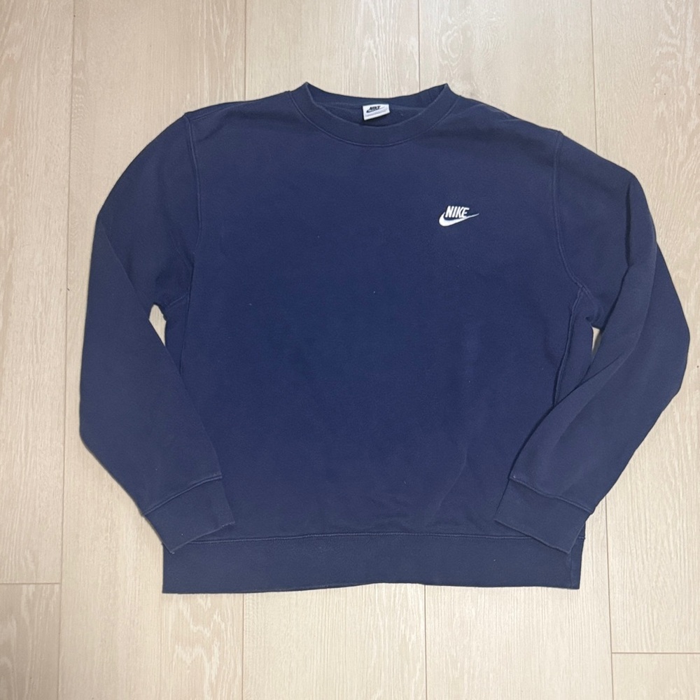 7. Nike Women's Navy Blue Crewneck Sweatshirt - Picture 2 of 9
